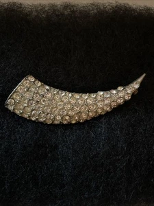 ART DECO Vintage Brosche Anstecknadel silberfarben klar Hornform Strass - Bild 1 von 3