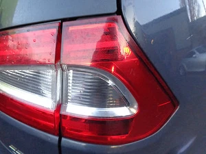 FORD GALAXY ZETEC 2.0 TDCI AUTO 2010 FAHRERSEITE O/S HINTEN AUSSEN LED LICHT - Bild 1 von 2