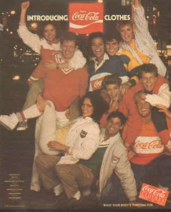 Foto introductoria de Coca-Cola Clothes 1985 anuncio impreso de Coca-Cola - Imagen 1 de 1