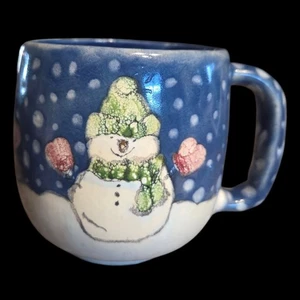 Vintage Studio Kunst Keramik Kaffeebecher 4" 3-seitig Schneemann Winter blau handbemalt "98 - Bild 1 von 8