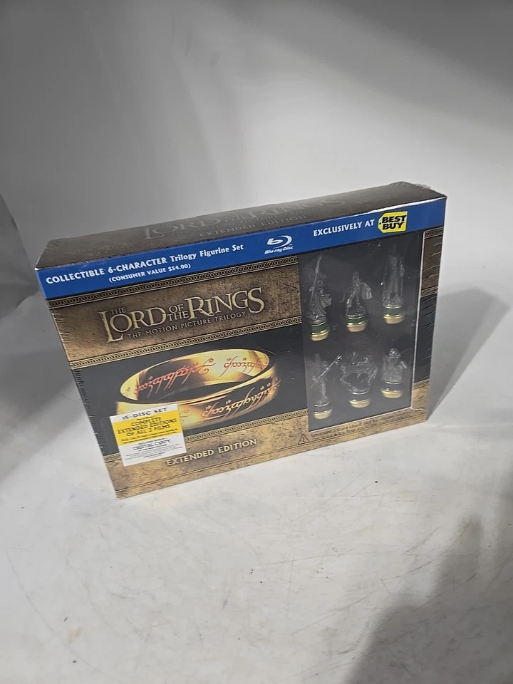 The Lord of the Rings Trilogy Extended Edition Blu-Ray 6-Figurine Set NEW MINT - Image 1 of 4