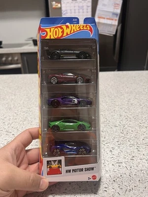 Hot Wheels 2025 - Paquete de 5 - Salón del Automóvil - Ford, Lotus, Lamborghini, Ferrari, Aston Martin Foto 1 de 4