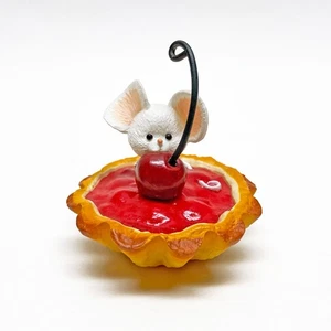VTG 1989 Hallmark Keepsake 'Cherry Jubilee' Mouse Cherry Pie Christmas Ornament - Picture 1 of 4