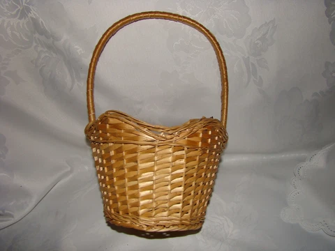 Woven Wicker Gathering Basket Plant Craft with plastic liner plants 12" high Cover