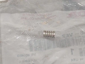 RESORTE HONDA 42668-VE2-800 - Imagen 1 de 2