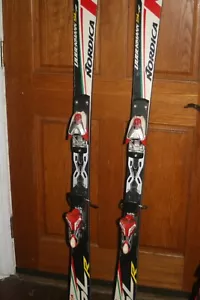 Sci NORDICA DOBERMANN SLR 155 cm con attacchi Marker 16.0 Comp - Foto 1 di 7