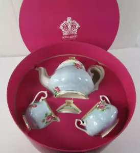Royal Albert New Country Roses Polka Blue 3-teiliges Bone China Teeservice - Bild 1 von 2