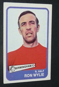 1968-1969 FOOTBALL CARD YELLOW #18 RON WYLIE BIRMINGHAM CITY BLUES