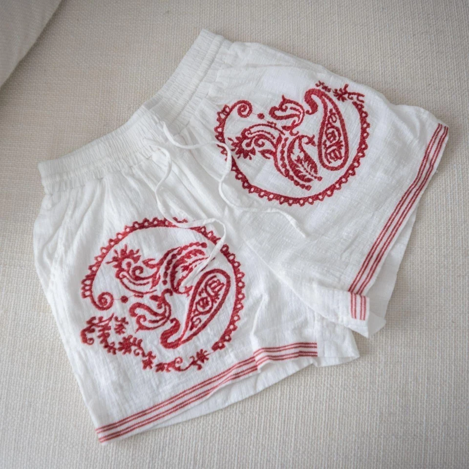 Reba Blanco Algodón Rojo Paisley Bordado Verano Playa Mujer Pantalones Cortos Talla Pequeña Foto 1 de 4