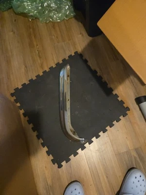 Parachoques trasero Mercedes Benz W111, 280se 3.5 cupé/cabrio parrilla baja. RT superior Foto 1 de 4