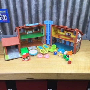 Vtg Fisher Price Tudor House 1980 With Accessories And People #952 READ - Picture 1 of 22