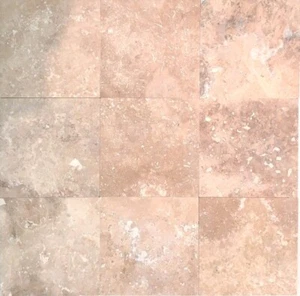 Baño de piso con azulejos de travertino afilados 4x4 salpicadero de nogal (se vende por SF) - Imagen 1 de 3