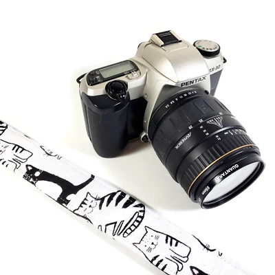 Cats on Grey Camera Strap - Cute Cats  -Double Padded Comfortable Camera - Image 1 of 4
