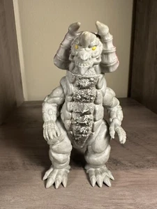 Bandai kaiju Ultra Monster Series 1997 No 99 Silvergon RARE US STOCK - Picture 1 of 5