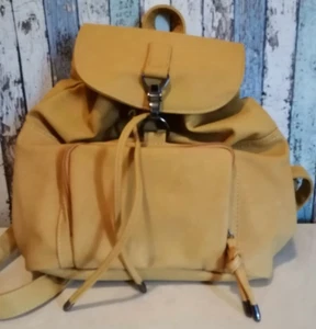 wunderschöner Rucksack in Lederoptik, gelb, 2 verschließbare Innentaschen - Bild 1 von 6