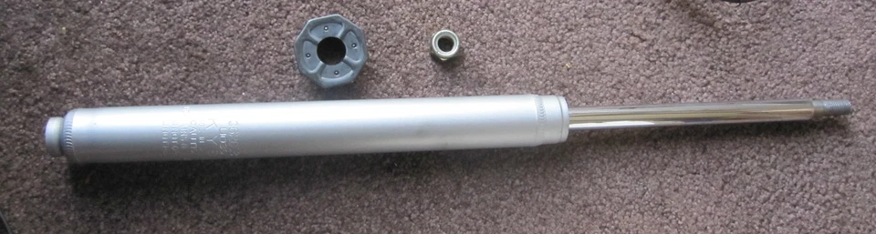 MAZDA 626 1983-86 CARTUCHO DE APOIO DE SUSPENSÃO DIANTEIRO A GÁS KYB 363048 NOVO - Imagem 1 de 1