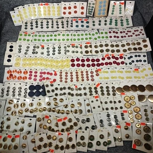 Vintage Le Chic Sewing Buttons Lot On Cards Assorted Sizes Colors Metal Plastic - Picture 1 of 20