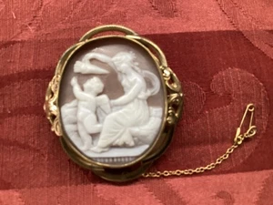 VICTORIA GILT METAL SHELL CAMEO - Picture 1 of 6