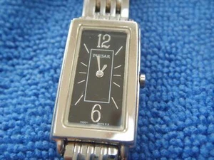 PULSAR LADIES BLACK DIAL QUARTZ WATCH STAINLESS STEEL BRACELET STRAP NEW BATTERY - Picture 1 of 1