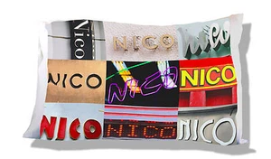 Personalisierter Kissenbezug NICO mit dem Namen auf Fotos von Schildern - Bild 1 von 1