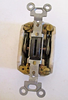 Фарфоровый корпус 1920-х Arrow Hart Hegeman США 8902 с ключом антикварный без ключа - Изображение 1 из 4