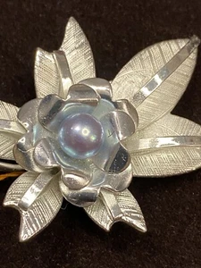 Vintage G. Silver Flower Brooch Pin with Grey Pearl On Center. - Picture 1 of 6