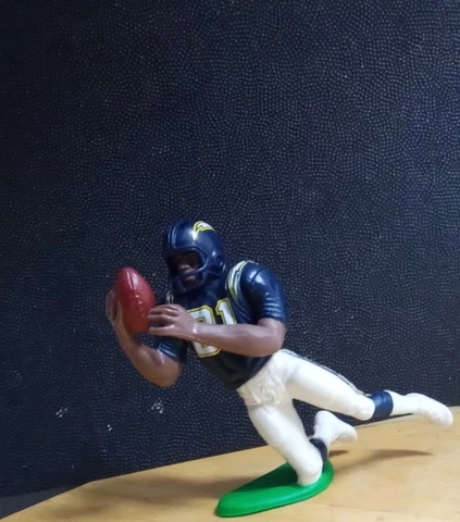 1997 SLU Figure NFL Football Curtis Martin Chargers Cover