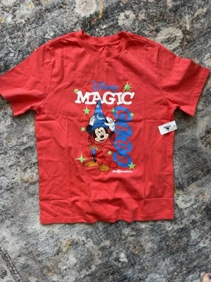 Camiseta 2025 Walt Disney World Park Sorcerer Mickey Youth Red Magic Club XL Foto 1 de 2