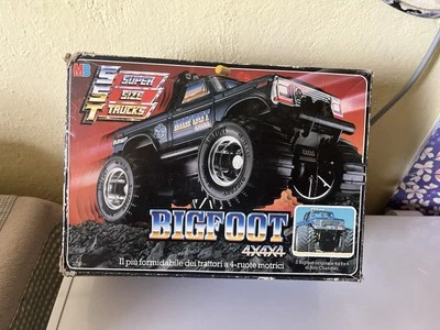 MB Truck Bigfoot 4x4x4 - Immagine 1 di 4