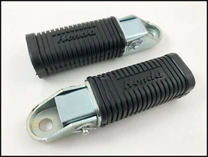 Honda C92 C95 CA95 CA160 RUBBER FOOT FOOTPEG FOOTREST REAR PILLION STEP / A Pair - Picture 1 of 12