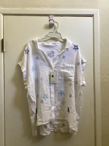 Women NWT "Rails" white w/stars,short sleeve button up blouse. Size XL - Picture 1 of 2