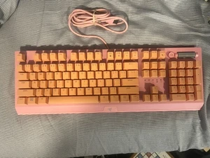 Pink Razer BlackWidow V3 Wired Gaming Mechanical Green Switch Keyboard With RGB - Picture 1 of 2