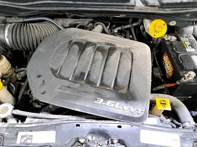 Cubierta del motor 2014 Town & Country Van Sku#4295269 Foto 1 de 4