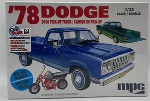 MPC MPC901 1/25 1978 Dodge D100 camioneta modelo coche kit con minibike - Imagen 1 de 6