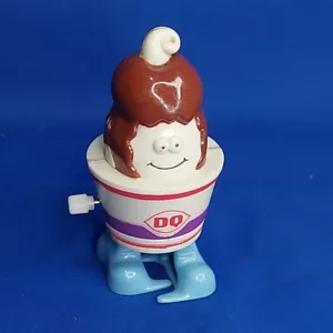1998 Dairy Queen Wind Up Ice Cream Walking Dip Cup Pick-Nic Meal Giocattolo Funzionante - Foto 1 di 7