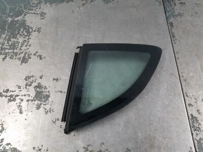 Cuarto de cristal trasero izquierdo Porsche Cayman S 987 2006 #4205 P1 Foto 1 de 4
