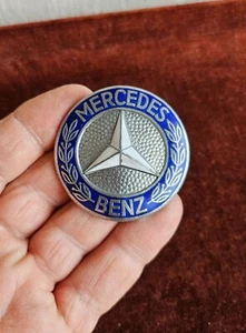 VINTAGE SMALTO AUTO RADIATORE EMBLEMA / DISTINTIVO # MERCEDES BENZ /8 W115 W114 - Foto 1 di 5