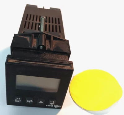 RED LION CONTROLS C48 SERIES TEMPERATURE PROCESS CONTROLLER PANEL MOUNT - Image 1 of 4