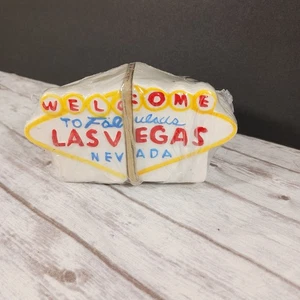 Letrero icónico de cerámica blanca salero y pimentero de recuerdo de Las Vegas 2,5" NUEVO - Imagen 1 de 7