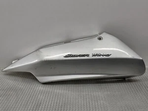 PANEL DE CUBIERTA CARENADO TRASERO IZQUIERDO HONDA FJS FSC Silverwing 400/600 - Imagen 1 de 20