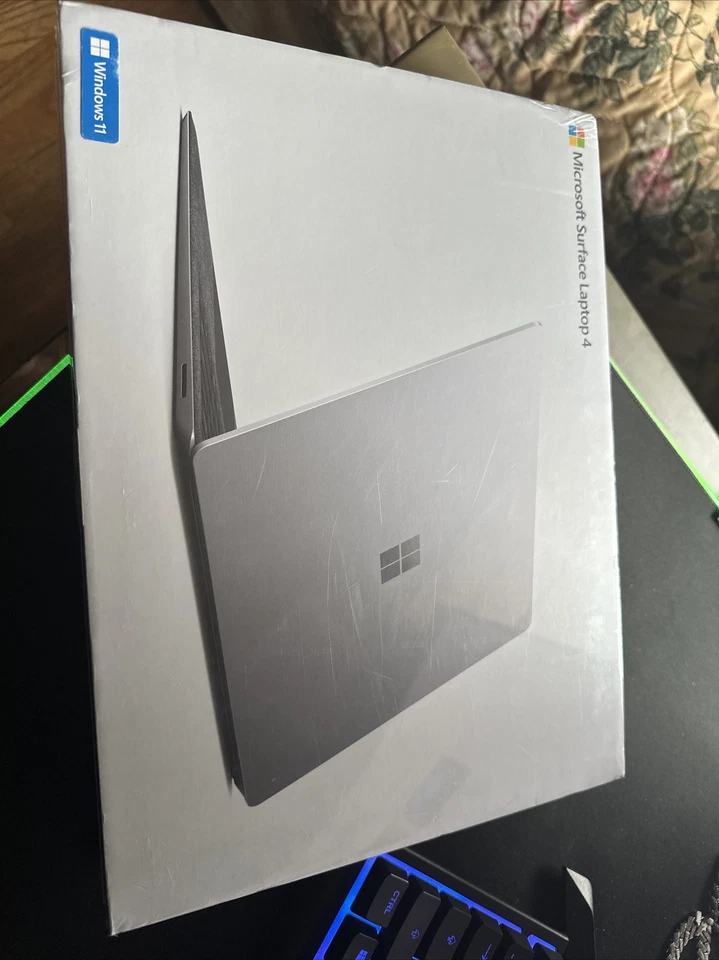 Microsoft Surface Laptop 4 13.5" (512GB SSD, Intel Core i5-1135G7, 2.40GHz, 8GB - Image 1 of 4
