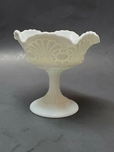 RARE VINTAGE FENTON MILK GLASS PEDESTAL COMPOTE CANDY DISH SIGNED COLLECTIBLE - Picture 1 of 12