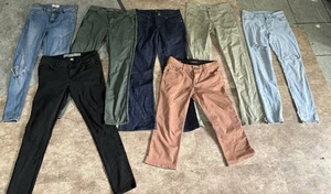 Lotto di 7 jeans da donna firmati Free People, Levi’s, Liz Claiborne, Cache’ - Foto 1 di 24