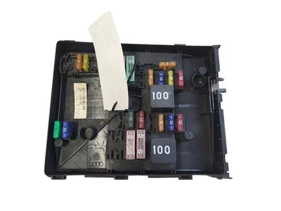 Scatola fusibili Skoda Octavia II Combi 1Z5 01718130 1.4 benzina 2012 33333353 - Immagine 1 di 4