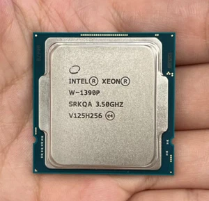 Processore Intel Xeon W-1390P LGA120016M cache fino a 5,30 GHz - Foto 1 di 2