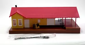 NEW Bachmann HO Scale Model Electric Train Lighted Freight Station 46216 - Picture 1 of 6