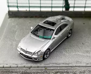 BN FH 1:64 argento CLS 63 AMG MK1 C219 berlina modello sportivo auto metallo pressofuso - Foto 1 di 9