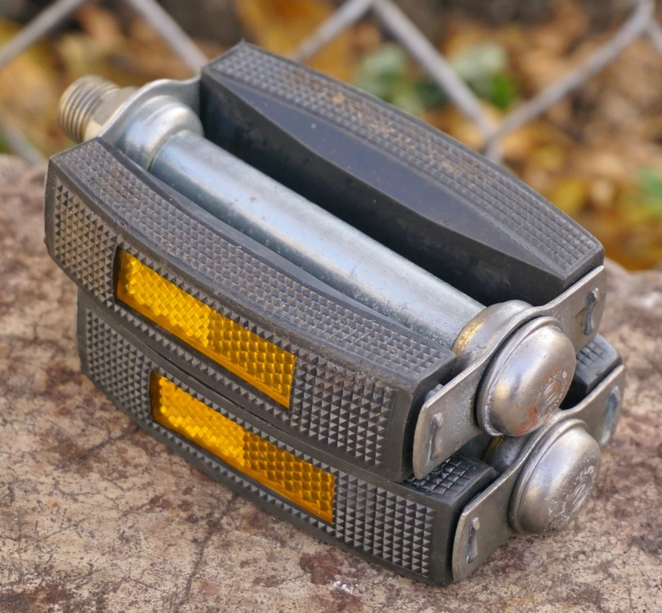 Pedais de bloco vintage Superbe 3 velocidades cruzador helicóptero Grifter Raleigh Union década de 1970 - Imagem 1 de 4