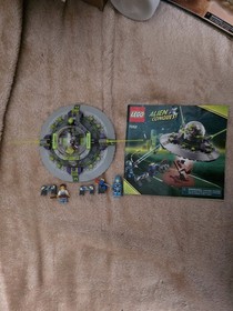 LEGO SPACE 7052 Alien Conquest UFO Abduction Complete w/ minifigures and manual