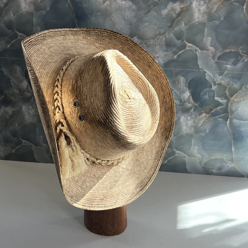 Chapéu de cowboy masculino feito de palha de palma com faixa trançada - Imagem 1 de 4
